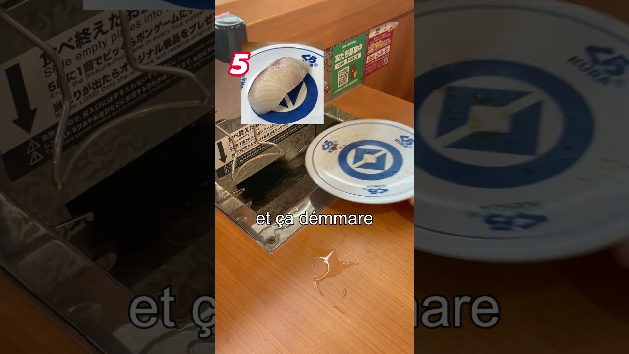Pour manger ou pour jouer ? Au #restaurant à #sushi sur tapis roulant ! #shorts #  #japon