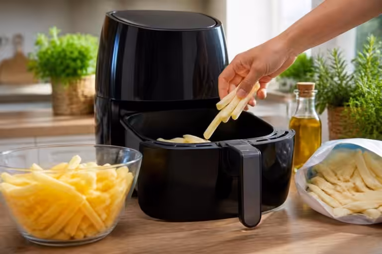 découvrez notre méthode simple et efficace pour préparer des frites croustillantes à l'airfryer, qu'elles soient fraîches ou surgelées. profitez d'une cuisson saine et savoureuse à chaque fois.