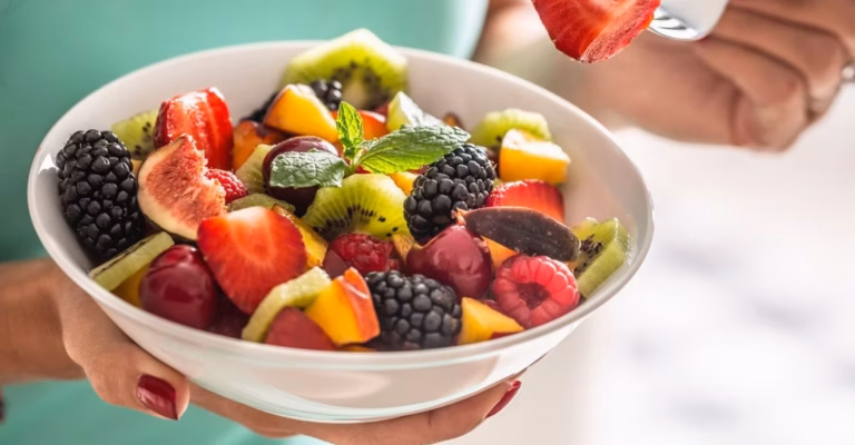 Sucre dans les fruits : lesquels provoquent un pic glycémique ?